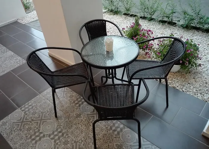 Downtown Deluxe * エゲル