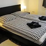 Downtown Deluxe Apartment